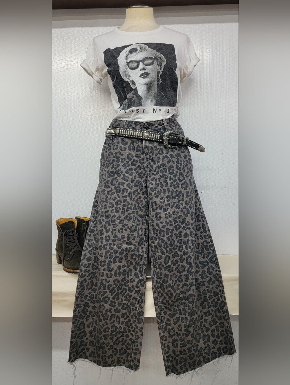 Leopard Print Wide-Leg Jeans Edgy Vamp Cottage Grunge